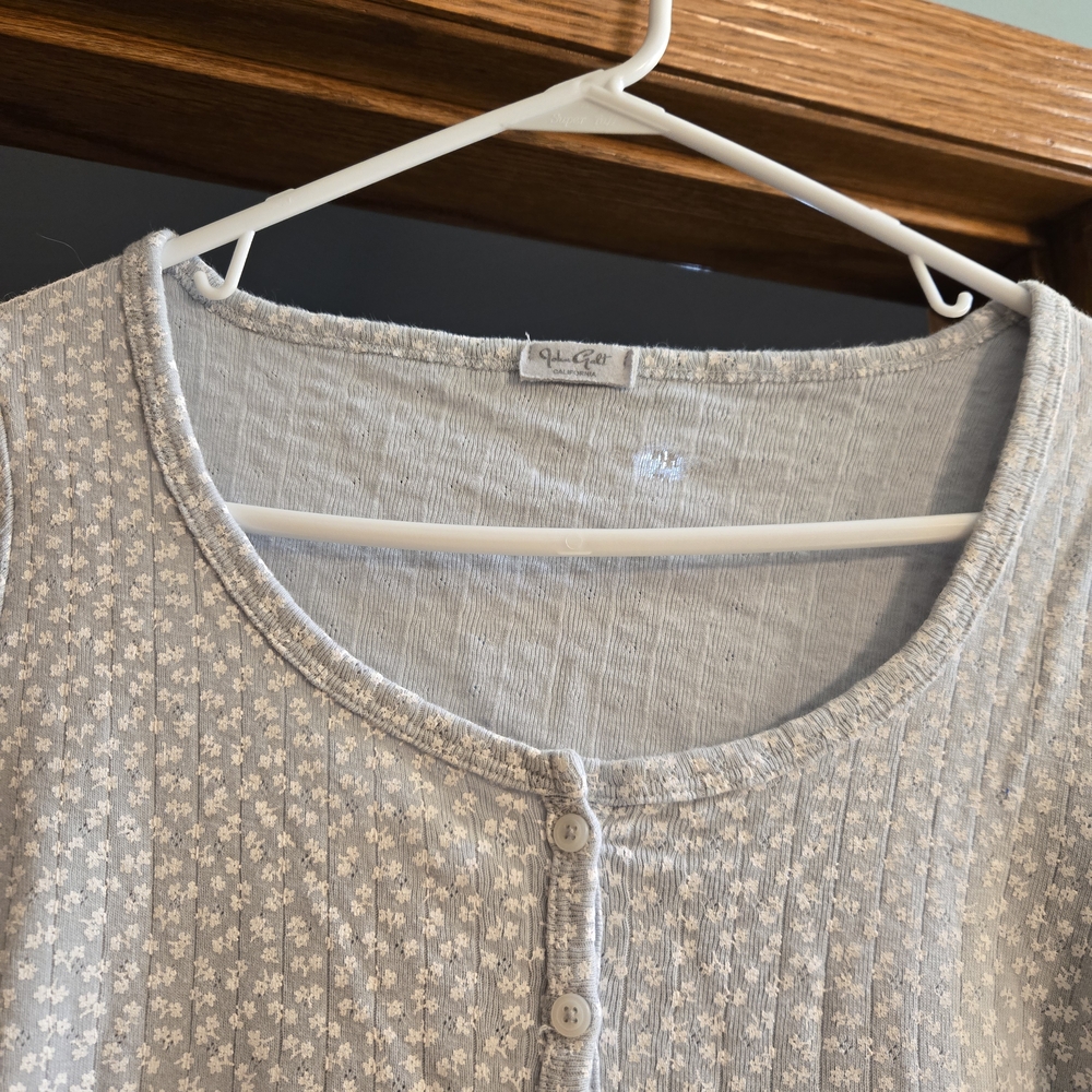 Brandy Melville Cream Fitted Button Down Shirt - Picture 7 of 15
